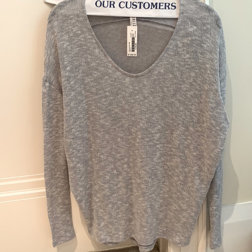 Jolie Los Angeles. Grey Top. S. Knit